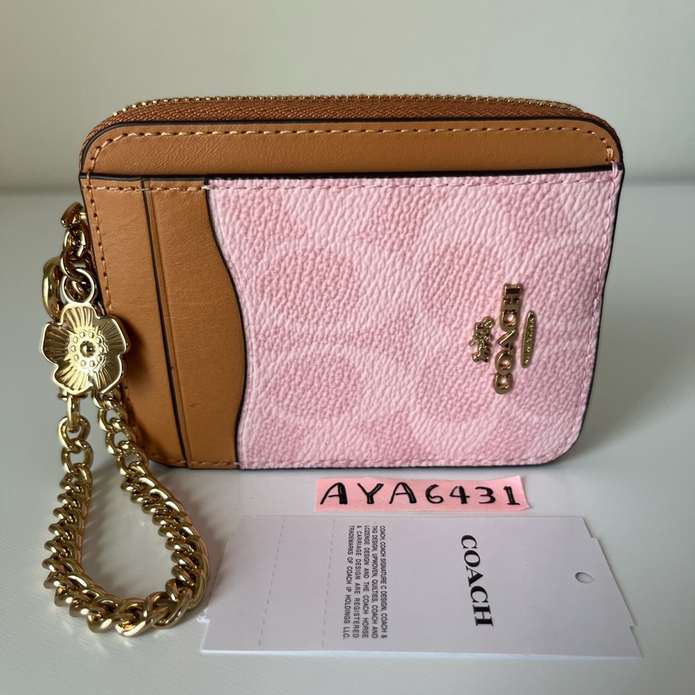 Coach card case🎈🎈
